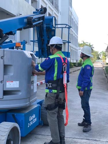 Boom-lift-3