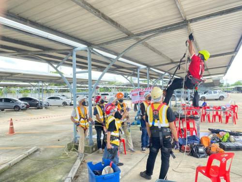 Cleaning-at-Height-and-Roof-work-course-1