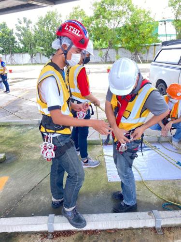 Cleaning-at-Height-and-Roof-work-course-12