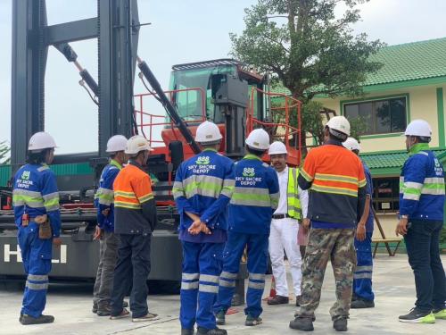 Container-Forklift-Safety-Course-Reach-Stacker-Online-training-available-15