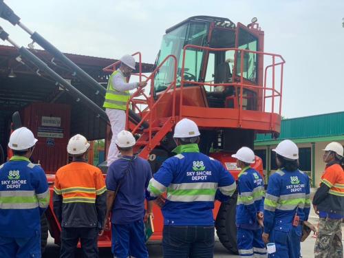 Container-Forklift-Safety-Course-Reach-Stacker-Online-training-available-29