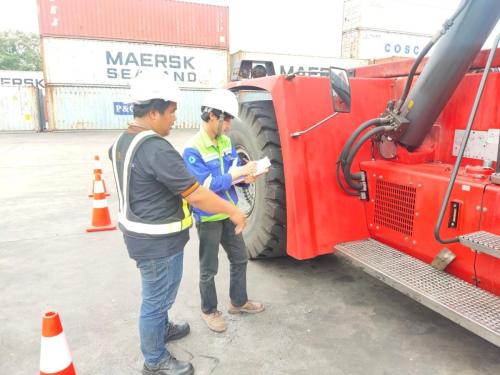 Container-Forklift-Safety-Course-Reach-Stacker-Online-training-available-31