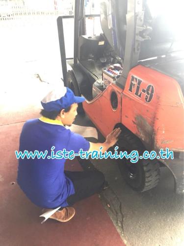 Course-on-forklift-driving-skills-and-proper-and-safe-forklift-maintenance-12