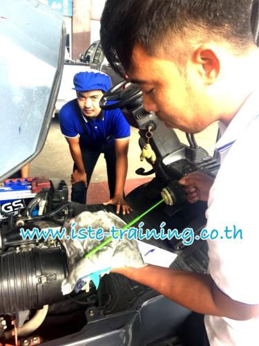 Course-on-forklift-driving-skills-and-proper-and-safe-forklift-maintenance-15