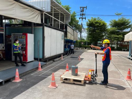Course-on-how-to-drive-a-hand-pallet-truck-correctly-and-safely.-Urgent-training-11