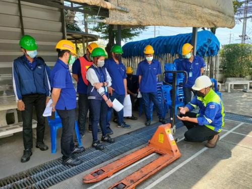 Course-on-how-to-drive-a-hand-pallet-truck-correctly-and-safely.-Urgent-training-18