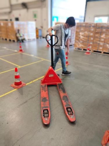 Course-on-how-to-drive-a-hand-pallet-truck-correctly-and-safely.-Urgent-training-19