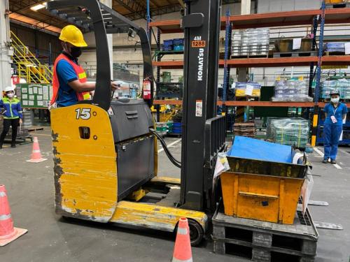 Course-on-how-to-drive-a-hand-pallet-truck-correctly-and-safely.-Urgent-training-6
