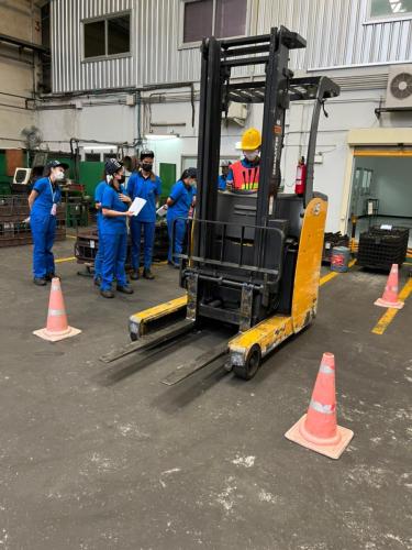 Course-on-how-to-drive-a-hand-pallet-truck-correctly-and-safely.-Urgent-training-7