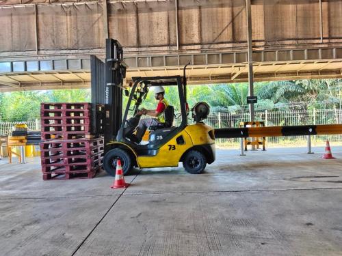 Forklift-Driving-Review-Course-and-Safety-Awareness-2