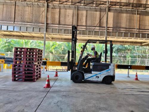 Forklift-Driving-Review-Course-and-Safety-Awareness-3
