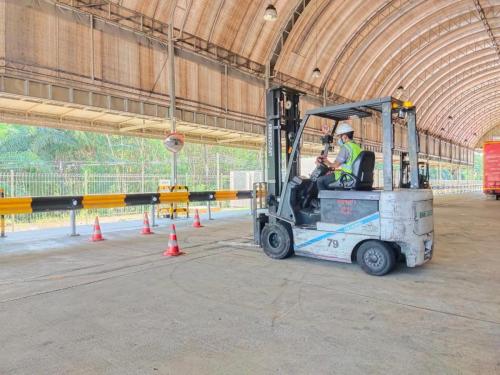 Forklift-Driving-Review-Course-and-Safety-Awareness-4