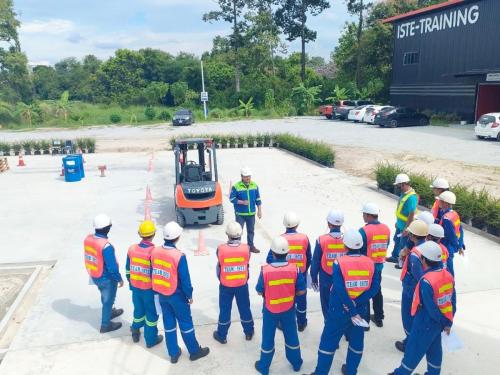 Forklift-training-course-4 (1)