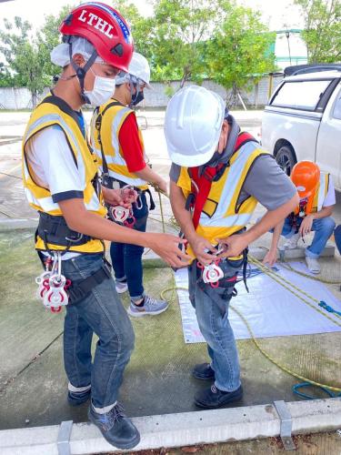 Rope-Work-and-Rappel-at-Height-in-Industry-Urgent-Training-19