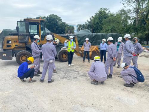 Safety-course-for-using-backhoe-loaders-and-excavators-6