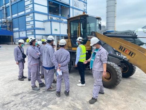 Safety-course-for-using-backhoe-loaders-and-excavators-9