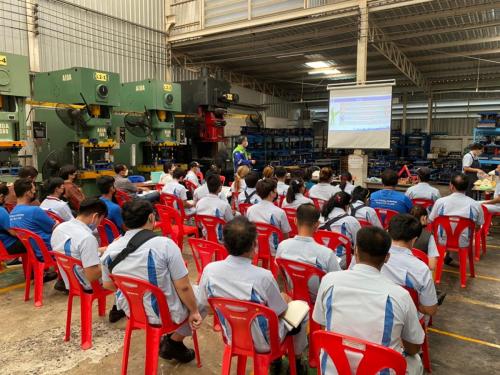 Safety-course-for-working-with-machinery-metal-stamping-machines-electric-welding-machines-1 (1)