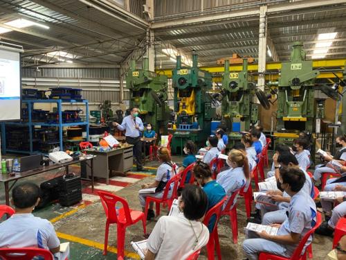 Safety-course-for-working-with-machinery-metal-stamping-machines-electric-welding-machines-5