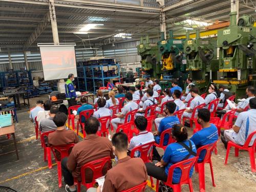 Safety-course-for-working-with-machinery-metal-stamping-machines-electric-welding-machines-7