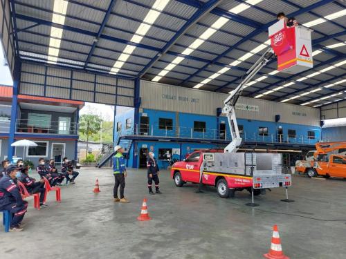 safety-training-boom-lift-x-lift-personal-lift-scissor-lift-20-people-3