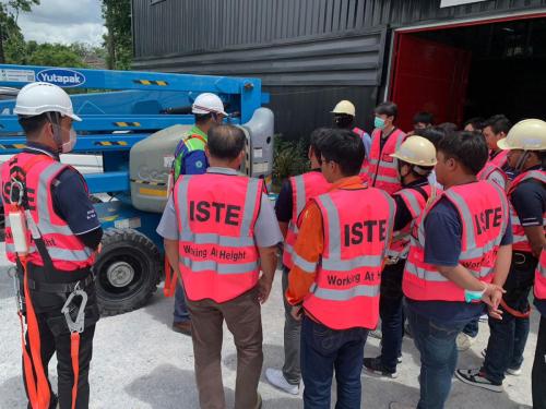 safety-training-boom-lift-x-lift-personal-lift-scissor-lift-20-people-5