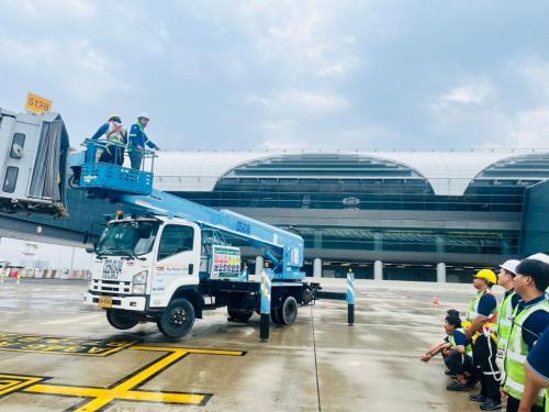 safety-training-boom-lift-x-lift-personal-lift-scissor-lift-20-people-9